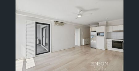 Stylish & Convenient City Living in the Heart of Perth!!! - Photo 3