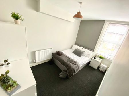 6 bedroom house of multiple occupation to rent - Photo 3