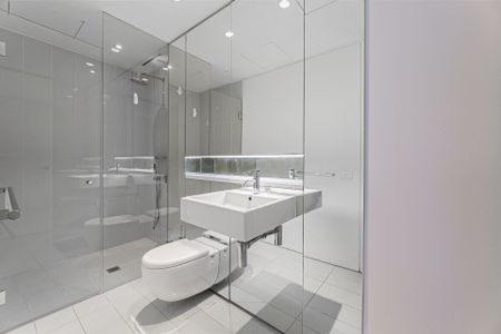 Furnished Modern Studio Apartment in Prime Park Lane Location - Photo 2