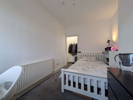 Harlaxton Drive Lenton, Nottingham - Photo 3