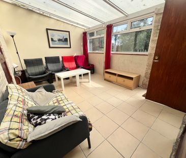 4 bedroom semi-detached house to rent - Photo 2