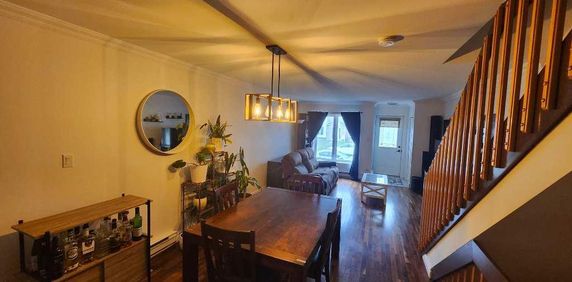 Maison de ville à louer - 3 étages - Arrondissement Jacques-Cartier - Photo 2