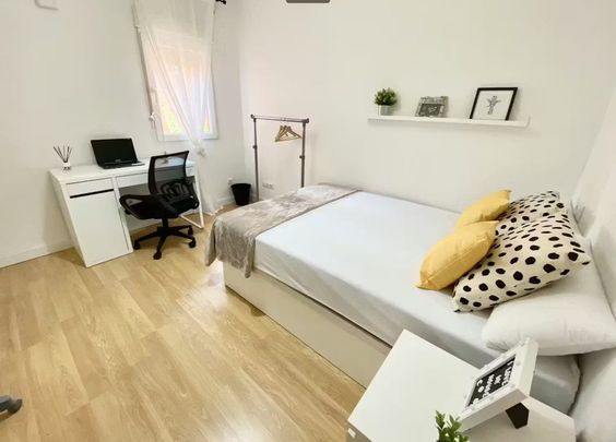 Calle Amapola, Getafe, Community of Madrid 28903 - Photo 1