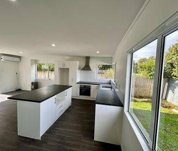 Charming 4-Bedroom Home for Rent in Hamilton East - Photo 5