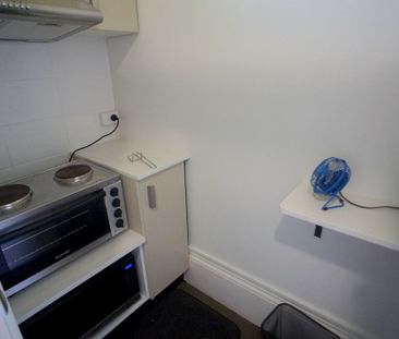 REFURBISHED STUDIO - Photo 5