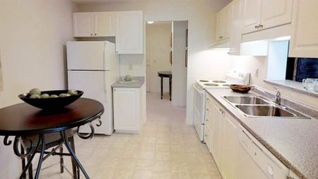 Fallowfield Towers - Photo 3