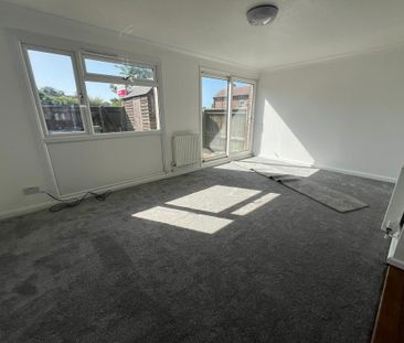 3 bedroom end of terrace house to rent - Photo 1