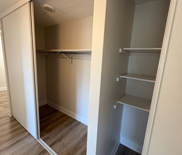 For Lease - 4422 Huron Street Unit# 405, Niagara Falls, Ontario - Photo 1