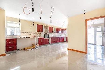 5 bedroom semi-detached house to rent - Photo 3