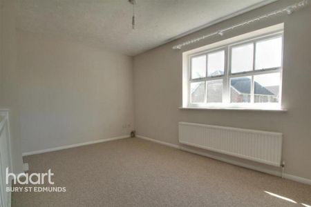 3 bedroom terraced house to rent - Photo 5