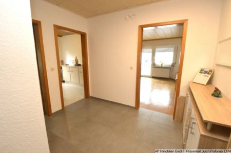 HECHTSHEIM - Der Klassiker: 2 Zimmer, Küche, Bad, Balkon im Dachgeschoss - Foto 2