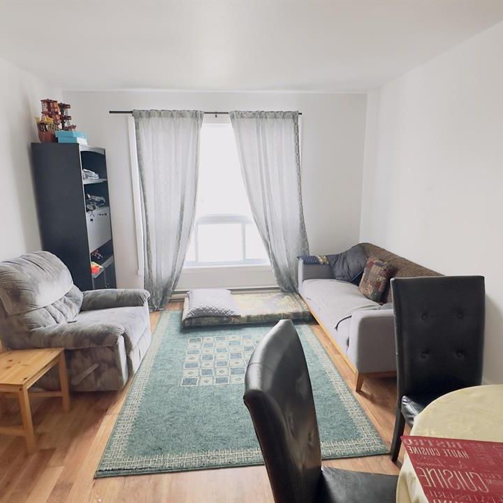 Immeuble - 475 7e Avenue 4 1/2 à Louer - Photo 1