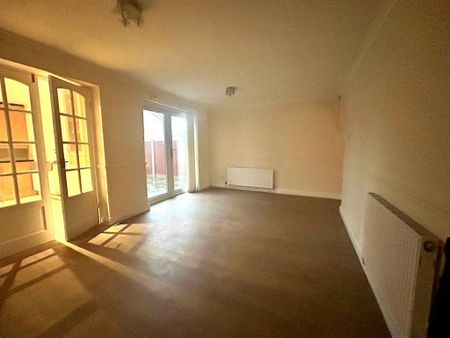 4 bedroom detached house to rent - Photo 3