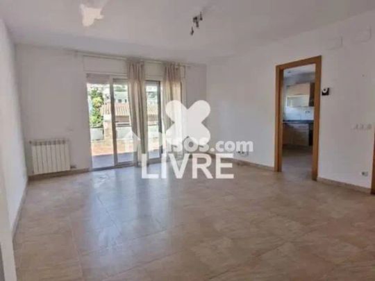 Casa adosada en alquiler en Vallirana - Foto 1