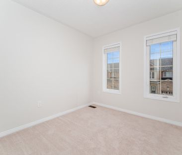 For Lease - 745 Farmstead Drive Unit# 4, Milton, Ontario - Photo 3