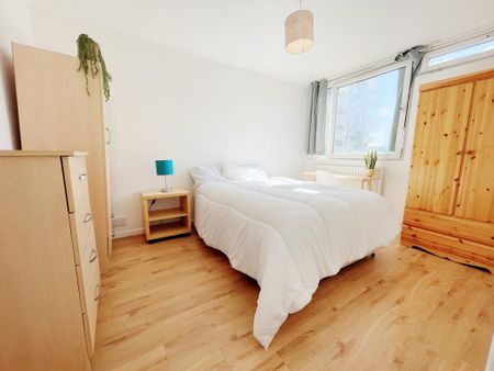 4 bedroom flat share to rent - Photo 3