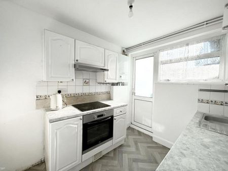 2 bedroom maisonette to rent - Photo 4