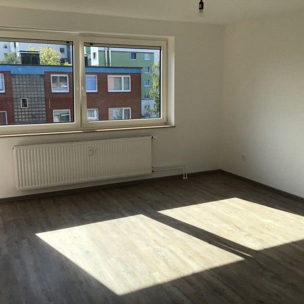 Gelegenheit: geräumige 2 2/2-Zimmer-Wohnung mit Balkon - Photo 1