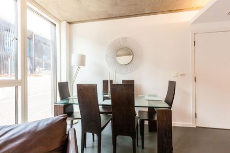 2 bedroom flat to rent - Photo 2