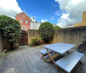 Richmond Court, Exeter, Devon, EX4 - Photo 5