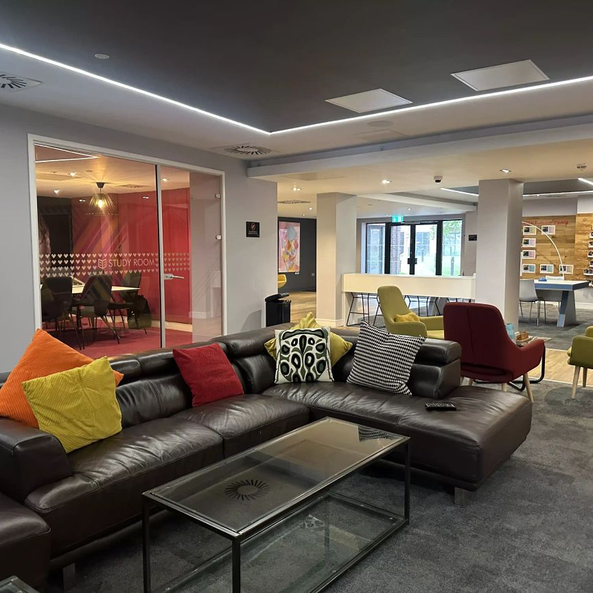 Elegance Apartment - Photo 1