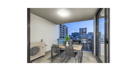 Modern Two-Bedroom Apartment in the Heart of West End - Photo 5