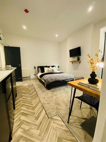 1 bedroom in a house share to rent - Photo 3