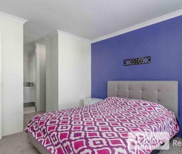 Spacious Family Home - Photo 5