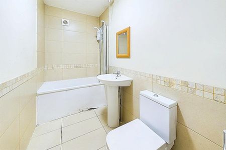 3 bedroom House To Let Total Size: 862 SQ FT - Photo 2