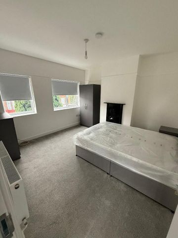 1 bedroom in a house share to rent - Photo 4