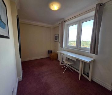 3 bedroom flat to rent - Photo 5