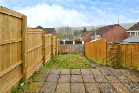 2 bedroom House To Let - Photo 3