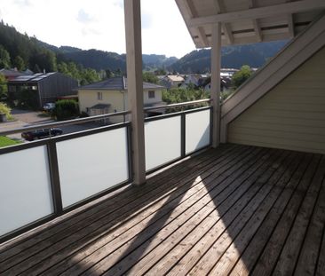 Moderne 4.5-Zimmer-Maisonette-Wohnung in idyllischer Lage - Foto 1