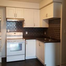 2-BR Apartment - On SUBWAY Line - Photo 2