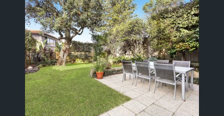 A Forever Family Home With A Garden Flat - Photo 4