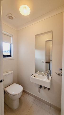 Stunning Family Home - Photo 4