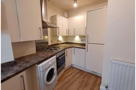 2 bed flat for rent in Merchiston - Photo 2