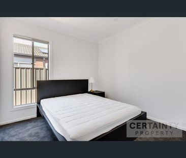 Room 2/ 9 Jacobena, Melton South, Vic 3338 - Photo 1
