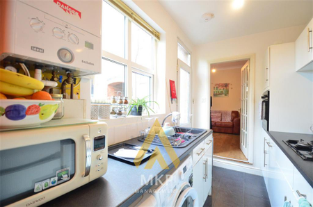 3 bedroom terraced house to rent - Photo 2