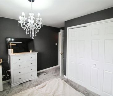 4 bedroom detached house to rent - Photo 3