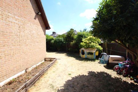 Priestly Gardens, Old Woking, Surrey, GU22 - Photo 2