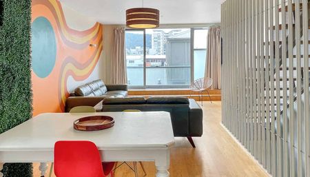 Spacious 3-Bedroom Apartment with Office - Photo 2