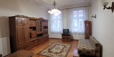 Duża kawalerka w samym centrum - Zdjęcie 4