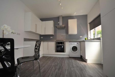 1 bedroom in a house share to rent - Photo 5