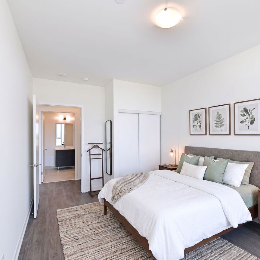 For Lease - 6 David Eyer Road Unit# 806, Richmond Hill, Ontario - Photo 1