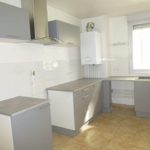 Location Appartement 3 pièces 66m² LE PUY EN VELAY 43000 - Photo 1