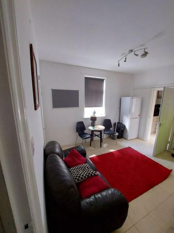 1 bedroom in a house share to rent - Photo 5