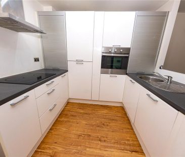 3 bedroom flat to rent - Photo 5