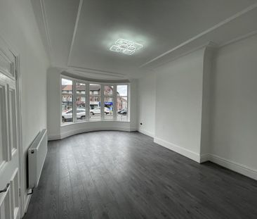 5 bedroom end of terrace house to rent - Photo 4