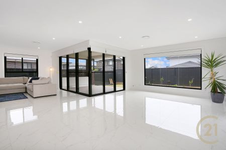 Brand New- Elegant Massive Family Home with Luxurious Features - Perfectly Located&excl;&excl;&excl; - Photo 5